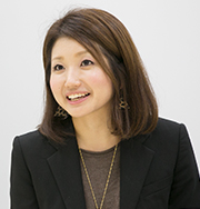 総務本部　東京本社事務所　勤労課　寺井　志穂氏